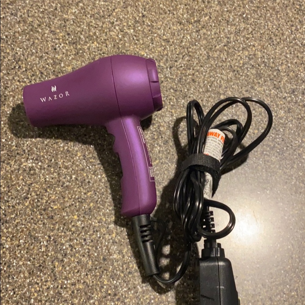 🌿 Never used w/o box travel hairdryer